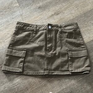 SHEIN Olive Green Skirt with Pockets